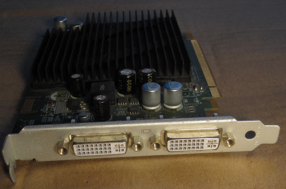 Apple Mac 630-7876/630T0002 GEFORCE 7300 GT 256MB PCI-E P345 - Image 1 of 4