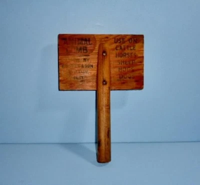 ANTIQUE PRIMITIVE ANIMAL COMB E.B. FRYE & SON N.H. BRUSH HORSES SHEEP HOGS AAFA - Image 1 of 4