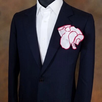 NUEVO - Puf 2 en 1 cuadrado de bolsillo redondo para hombre - blanco satinado con ribete rojo Foto 1 de 4