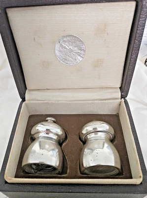 AL POR MENOR POR GEORG JENSEN 5ª AVE. NUEVA YORK SALERO ESTERLINA Y PIMENTERO Foto 1 de 4