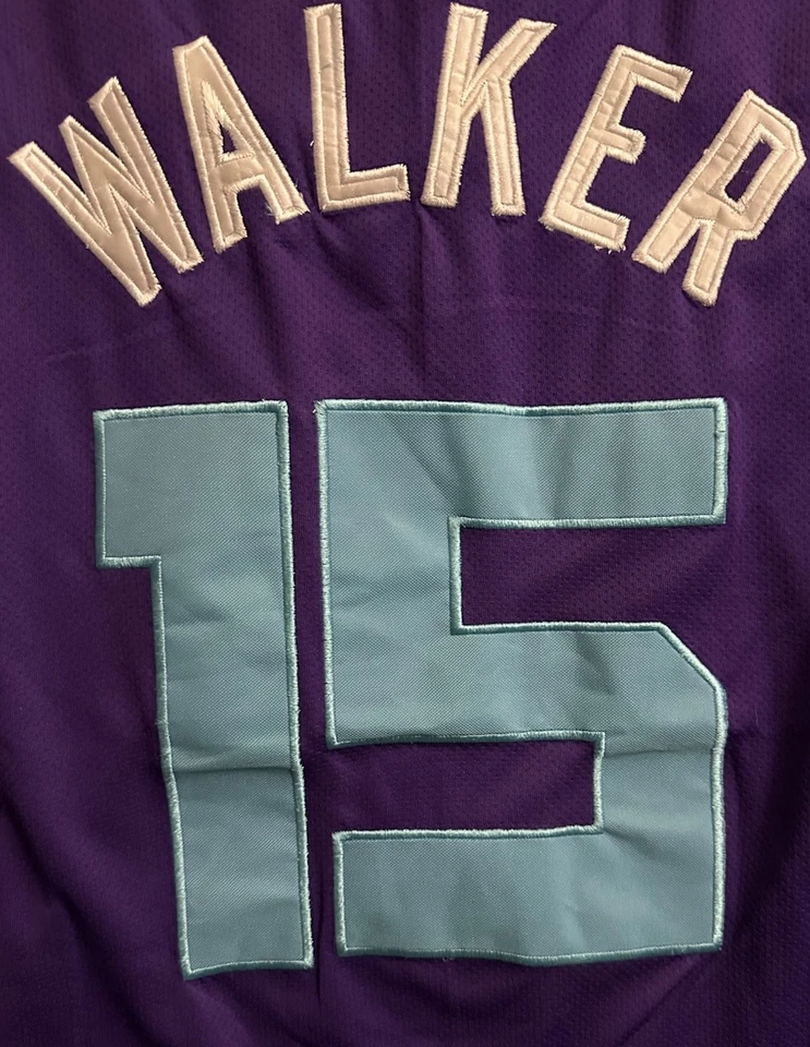 Camiseta deportiva de baloncesto Kemba Walker #15 Charlotte Hornets NBA NUEVA CON ETIQUETAS talla grande L Foto 1 de 4
