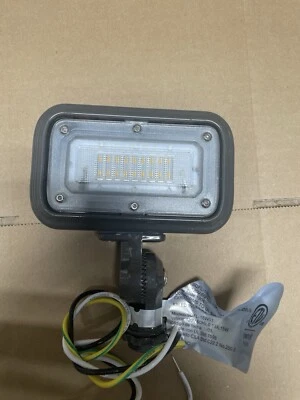 ARK SQFL-15W01 15W 13A 120V 1350 Lumen LED Metal Square Flood Light 5" X 3" 3000K