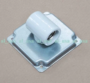 Cubierta de 4" para caja de conexiones de conducto eléctrico cuadrado con enchufe de soporte de lámpara doble - Imagen 1 de 4
