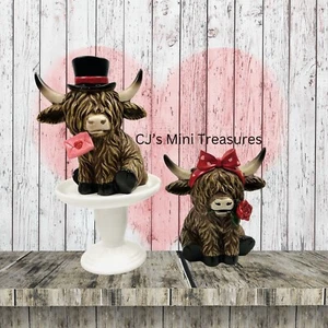 Highland Cow Boy and Girl Resin Valentines Day Figurines Decor New Set Of 2 - Picture 1 of 5