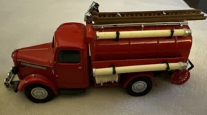 Matchbox Models Of Yesteryear YFE04 1939 Bedford Tanker Fire Truck - Picture 1 of 6