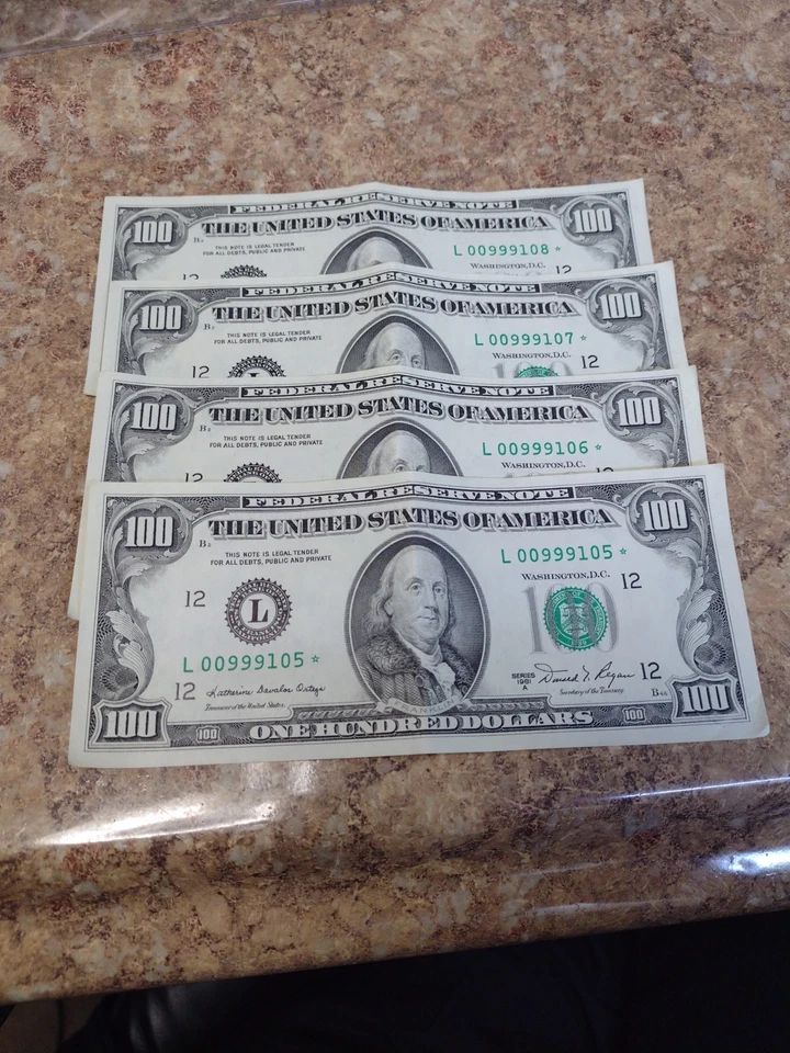 ✯FOUR Consecutive 1981 $100 Hundred Dollar Federal Reserve STAR NOTES ✯ Rare - Image 1 of 4