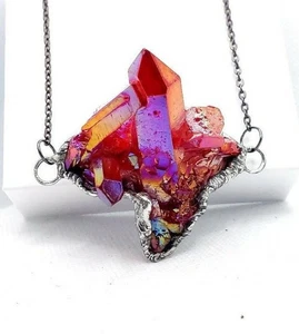 Riesige rote Aura Quarz Kristall Halskette Handarbeit Cosplay Modeschmuck Statement - Bild 1 von 12