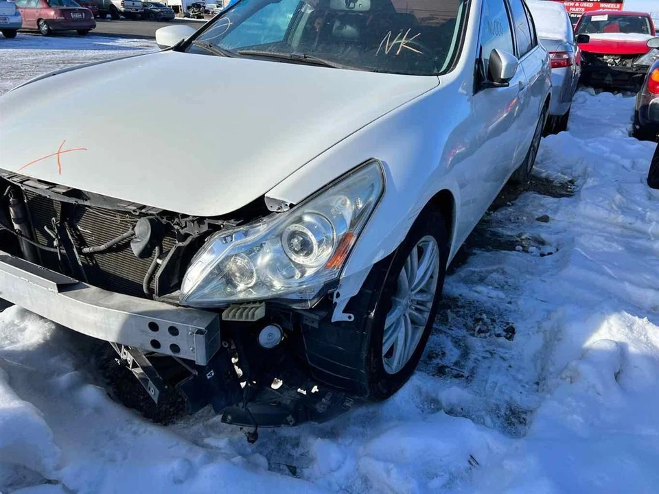 Used Alternator fits: 2013 Infiniti G37 from 12/09 Grade A - Image 1 of 4