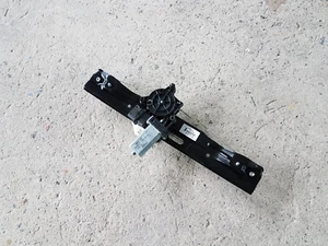 Alzavetro BMW Serie 2 F45 Active Tourer con motore posteriore destro 7296386 7490194 - Foto 1 di 5