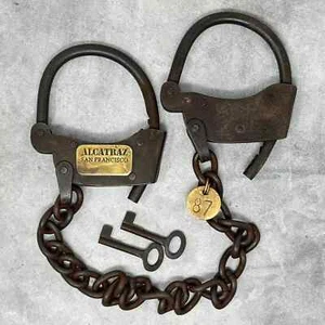 Esposas, Esposas Ajustables de Hierro con Cadena y Antigua Prisión de Alcatraz - Imagen 1 de 6
