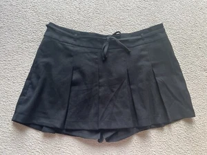 Hollister Mid Rise Pleated Mini Skort Skirt Black Belt XL XLarge New Women’s - Picture 1 of 7