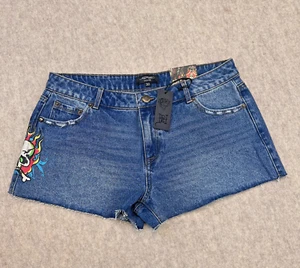 Ed Hardy Distressed Denim Painted Y2K Traditional Skull Art Cut Off  Size 30 NWT - Picture 1 of 9