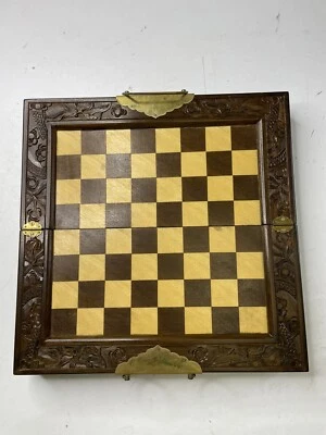 老式折叠亚洲木制玩偶棋盘木制手工雕刻套装 — 第 1/4 张图片