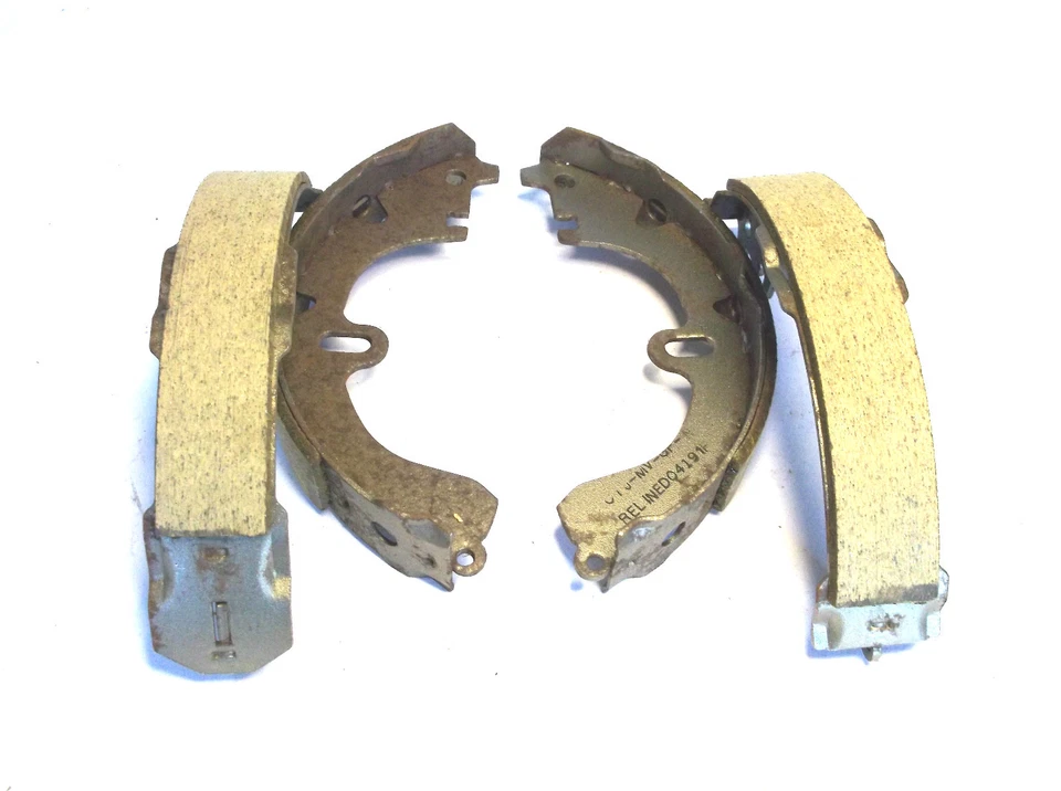 Zapata de freno de tambor NUEVA STOCK ANTIGUO R551 FUERA DE LA CAJA BS551 Foto 1 de 1