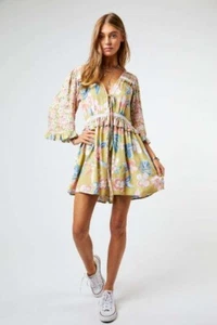 Vestido mameluco para mujer Davi & Dani estampado floral cuello en V detalle de ganchillo - Imagen 1 de 10