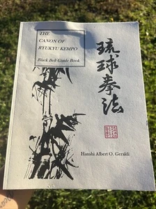 Canon Of Ryukyu Kempo Belt Belt Guide Book - Imagen 1 de 2