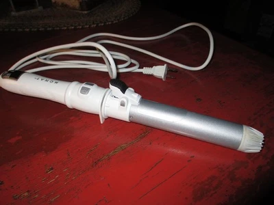 Monat Perfect Wave Curling Iron 11/4 inch Barrel Digital Display New Open Box - Image 1 of 4