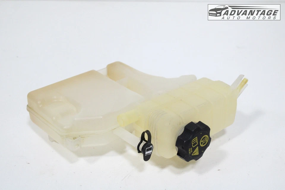 Chevrolet Camaro 2016-2024 tanque de botella de expansión de depósito de refrigerante de desbordamiento OEM Foto 1 de 4