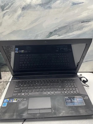 Portátil Asus G73jw ROG 1.73GHZ i7 8GB RAM 256GB SSD W10 Foto 1 de 4