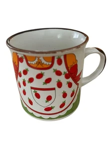Taza de repuesto vintage Interpur niños niña delantal fresas taza apilable - Imagen 1 de 8