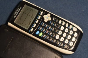 Texas Instruments Ti-83 Plus.fr Calculatrice Scientifique - Noir & Blanche - Photo 1/1