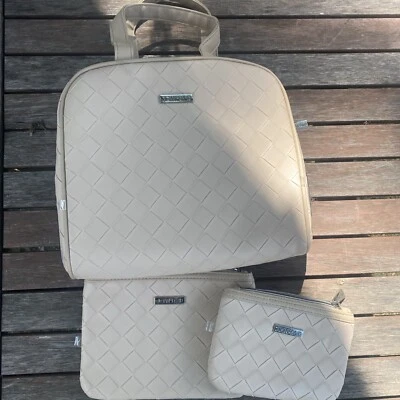 Cartera Joan And David Acolchada Color Crema Tostado Color Desnudo Con 2 Cartera Bolsa de Maquillaje Foto 1 de 4