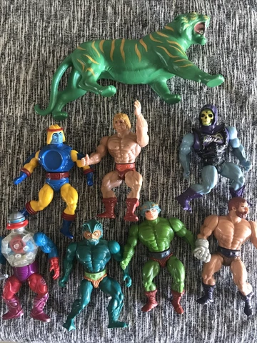 Vintage 1980s MOTU Action Figures Lot: He-Man, Battle Cat Skeletor Cover
