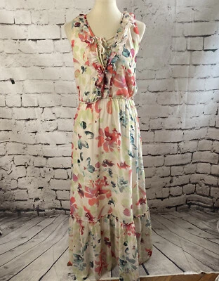 Vestido BB Dakota Talla Pequeña Gardenia Floral Maxi Sin Mangas Volantes Cordones Cuello Foto 1 de 4