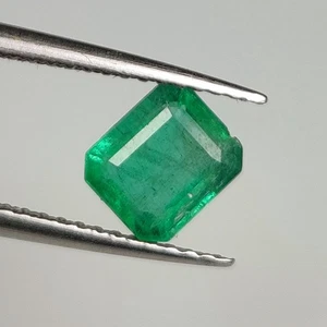 1.00 CT - Natural Emerald Good  Luster Octagon Shape Zambian stone - 9532 - Picture 1 of 2