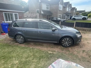 Volkswagen Passat 2.0 TDI Bluemotion - Picture 1 of 19