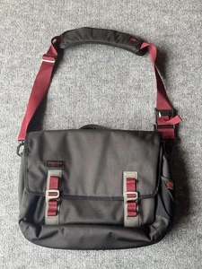 Timbuk2 Command Messenger Bag 17" Laptop Black Red Commuter TSA Friendly NWOT - Picture 1 of 14