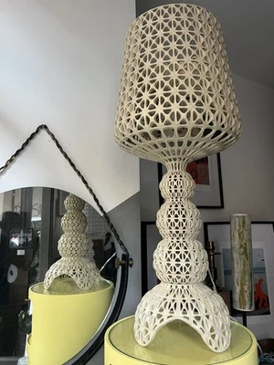 Mini Kabuki lampada da tavolo di Kartellbeige 2025/2026 New Cooor Kartell Novità - Immagine 1 di 4