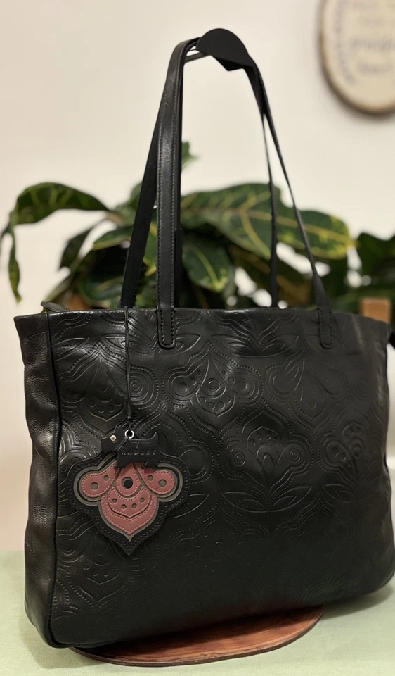 Radley London large handbag /shoulder / laptop  work Bag black leather/ vgc - Image 1 of 4