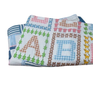 Manta de bebé hecha a mano unisex talla 50" x 42,5" multicolor animales ABC guardería - Imagen 1 de 3