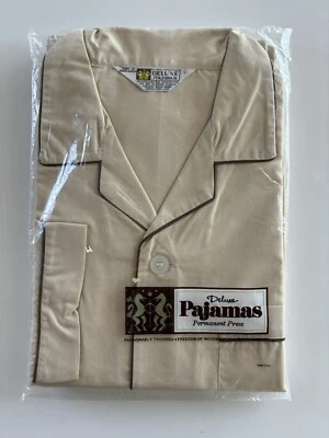 Pijama Vintage Deluxe Bronceado Nuevo de Lote Antiguo Talla Grande Manga Larga. Foto 1 de 3