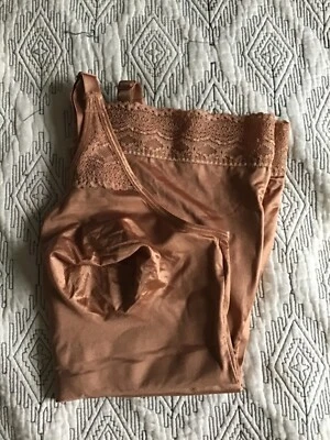 CINTA RUBÍ PIN UP CAMI #3055 ¡NUEVO! Foto 1 de 4