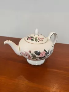 Wedgwood Hathaway Rose Tea Pot Teapot Bone China Used Good Condition - Picture 1 of 4