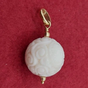 Colgante coral rosa natural, amuleto de la suerte, tallado a mano, oro amarillo de 18kt - Imagen 1 de 5