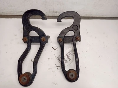 Par de ganchos de remolque delanteros OEM 55398285AA 55398284AA 12154337 2009-2024 Foto 1 de 4