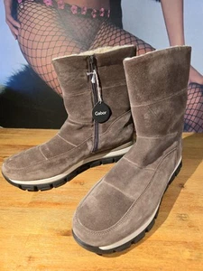 LUXUS PUR: GABOR Velor-Stiefelette mit Felleinsatz, taupe, Gr. 9,5 / 44, NEU - Bild 1 von 7