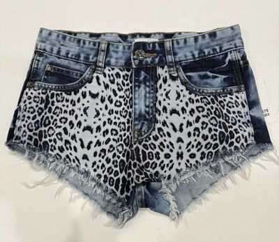 ONTWELFTH DENIM ANIMAL PRINT CUTOFFS CUT OFF SHORTS SIZE 27 BLUE JEAN SHORT J175 - Image 1 of 4