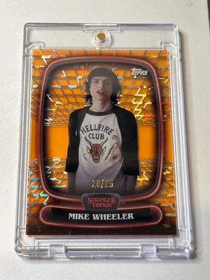 Topps Stranger Things High Tek 2025 - Mike Wheeler #10 naranja psiónico 20/25 Foto 1 de 2