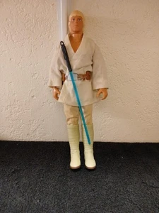 1992 HASBRO LUKE SKYWALKER WITH LIGHT SABER STAR WARS ACTION FIGURE - Picture 1 of 3