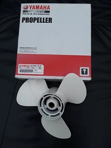 Propeller 9,9-20 PS, 9-1/4x10R, 3 Blade, 8 Zahn Alu für YAMAHA Außenbordmotoren - Bild 1 von 2