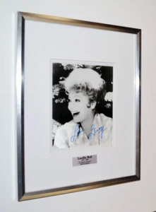 LUCILLE "I LOVE LUCY" BALL signed Autogramm, UACC COA, RAHMEN, DVD, Trading Cards - Bild 1 von 13
