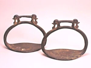 A Pair of Antique Chinese Ming Bronze Stirrups - Picture 1 of 1