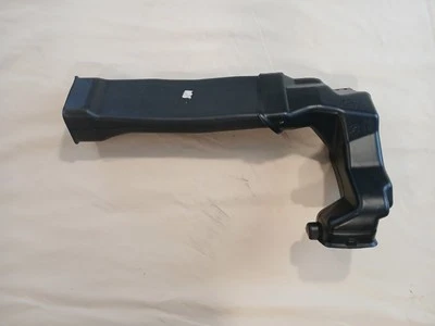 2001-2007 Toyota Sequoia & 2000-2006 Tundra  Front Center Dash Air Duct Tube AC - Image 1 of 4