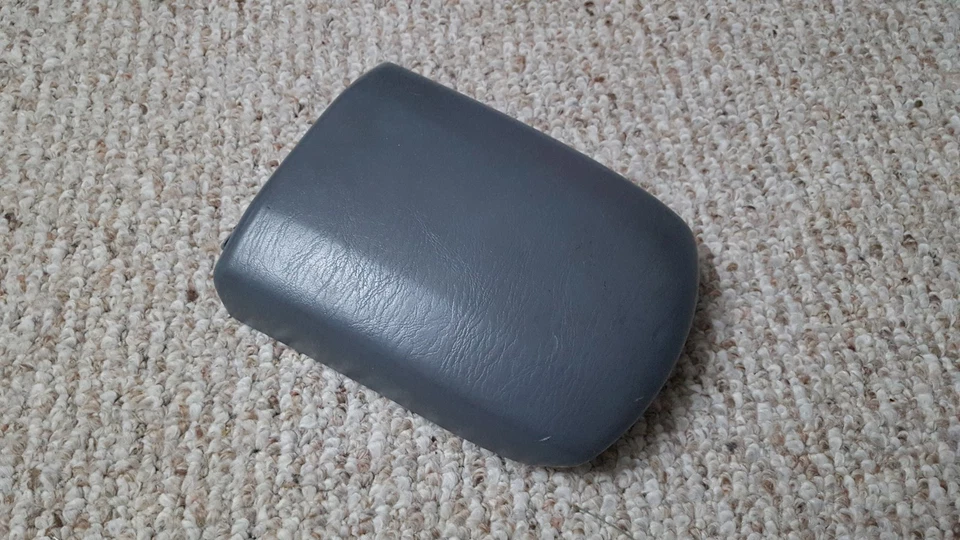 01-05 Toyota RAV4 RAV 4 consola central reposabrazos reposabrazos tapa cubierta gris Foto 1 de 4