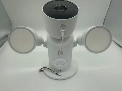 Google Nest Cam with Floodlight GA02411-US - (Used) Camera, Light & Mount Plate - Image 1 of 4