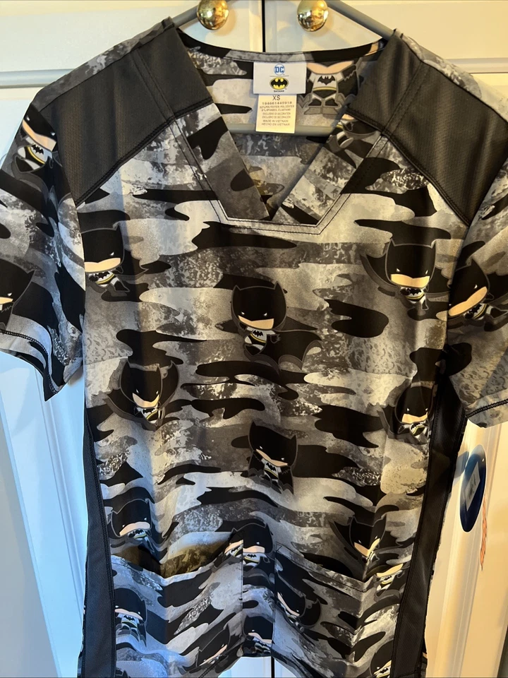 Tooniforms Medical Scrubs Baby Batman V Neck Short Sleeve Scrub Top XS - NEW! - Image 1 of 4